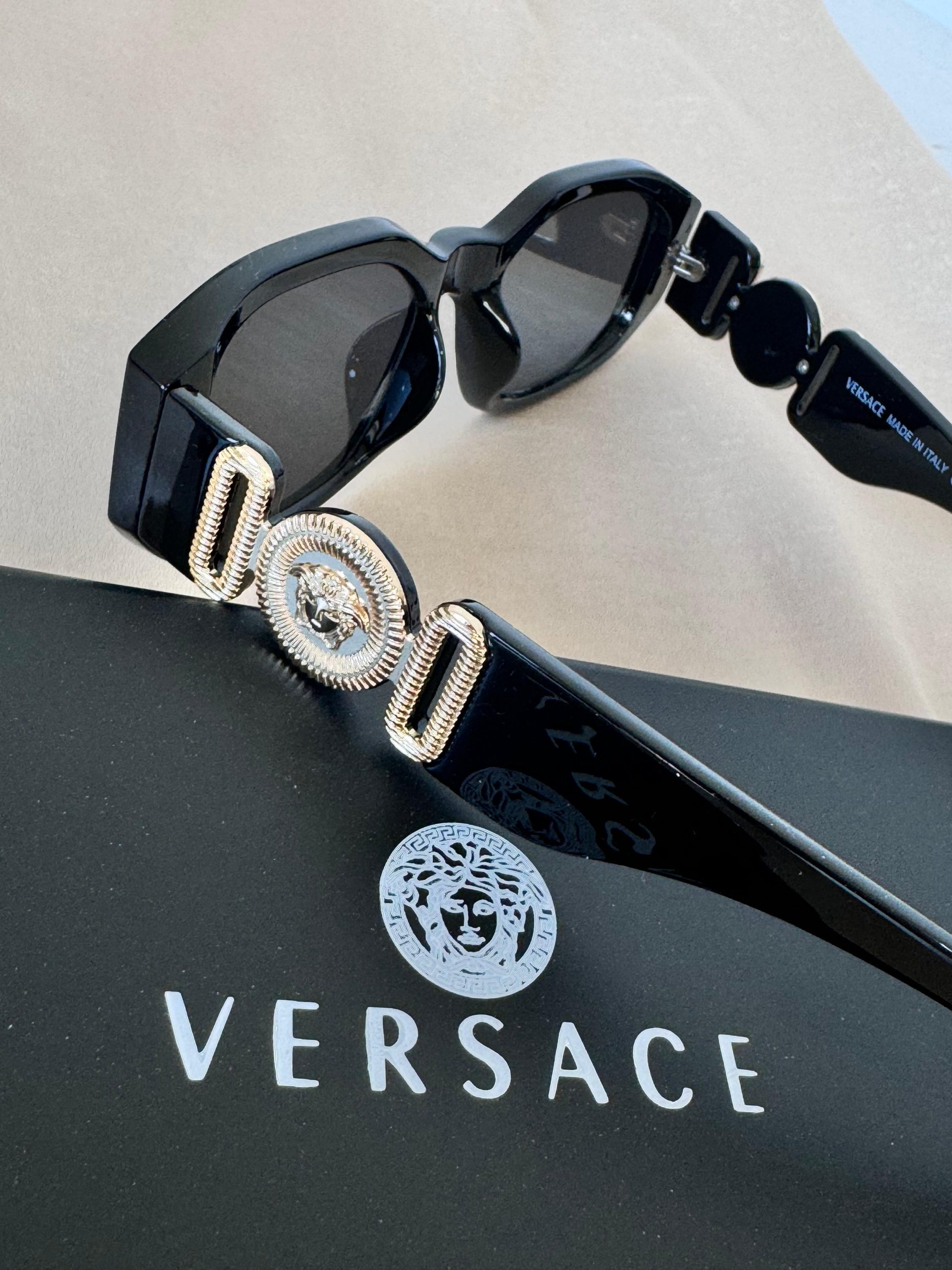 Versace VE4361 Siyah Kadın Güneş Gözlüğü - Görsel 3