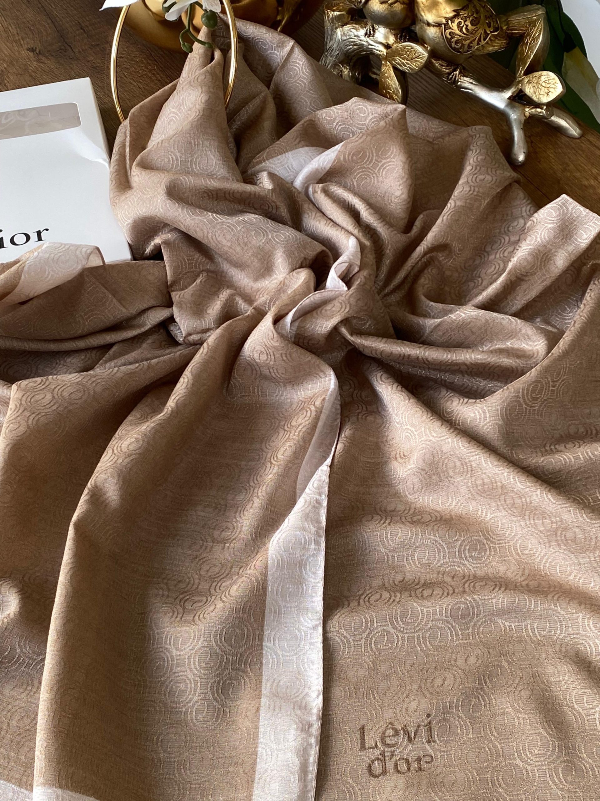 Levidor Monogram Şal-caramel