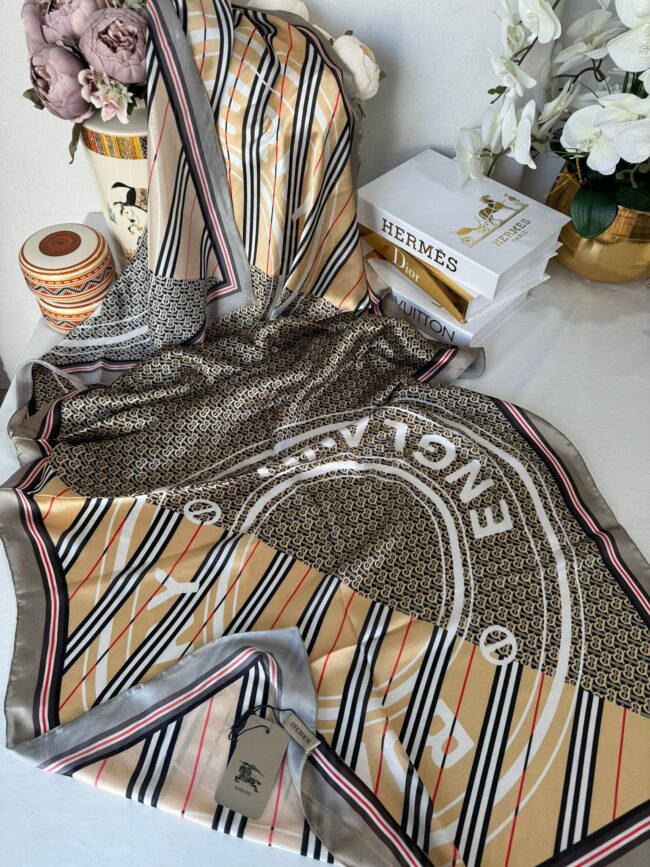 Burberry Çift Taraflı İthal Vual İpel Şal 78631 - Asker Yeşili