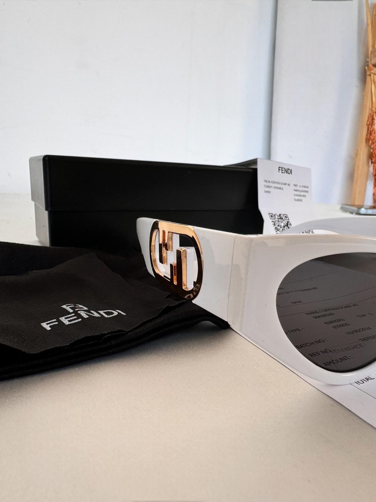 FENDI O'lock FE40049I 01A 54-17 Beyaz Kadın Güneş Gözlüğü - Görsel 2