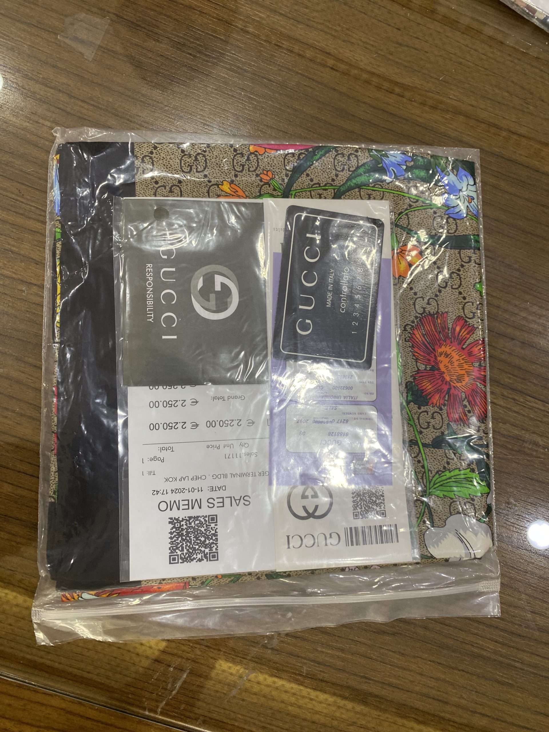 Gucci Siyah Çiçek İthal İpek Eşarp 55467 - Görsel 2