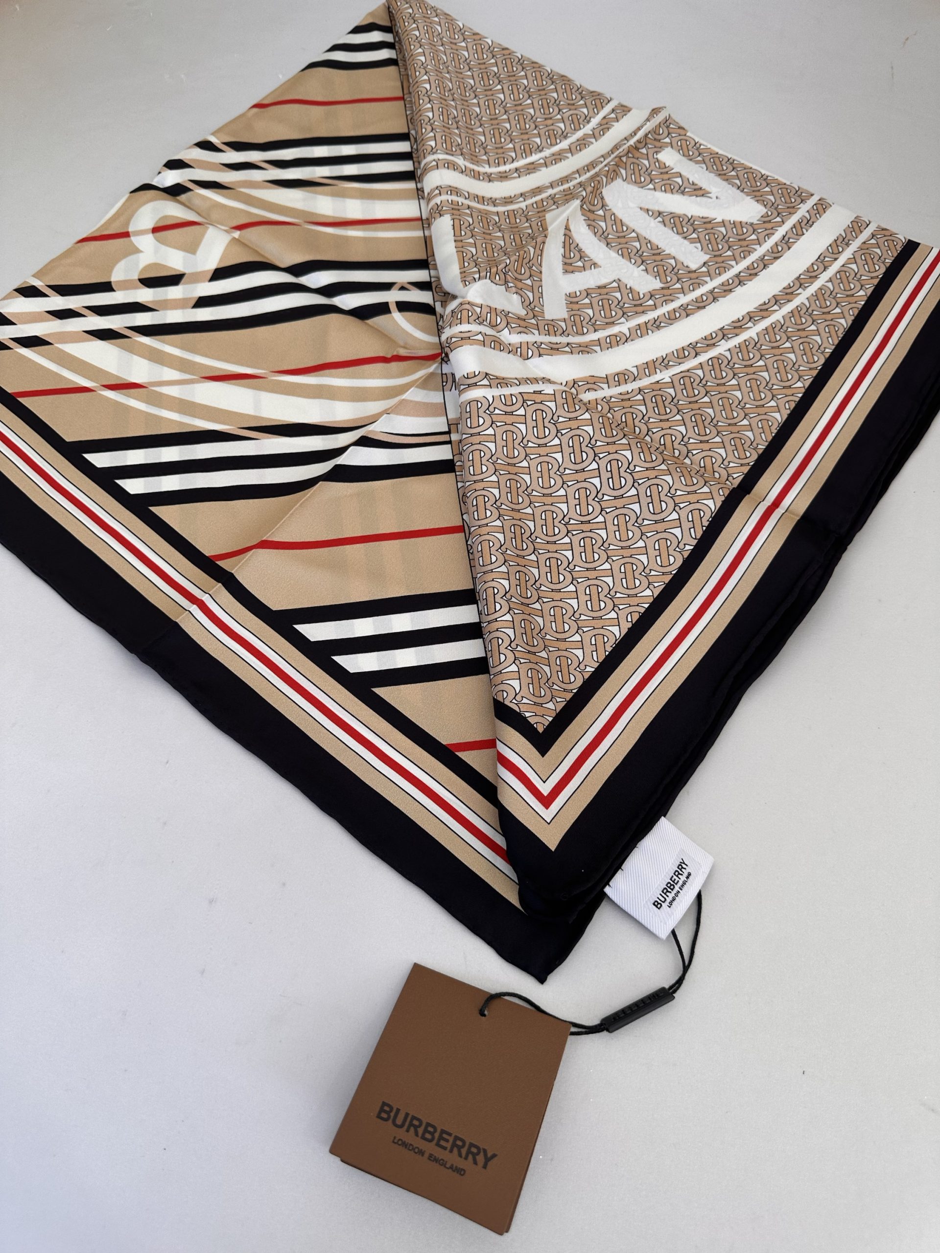 İthal İpek Burberry Eşarp 61001 - Görsel 2