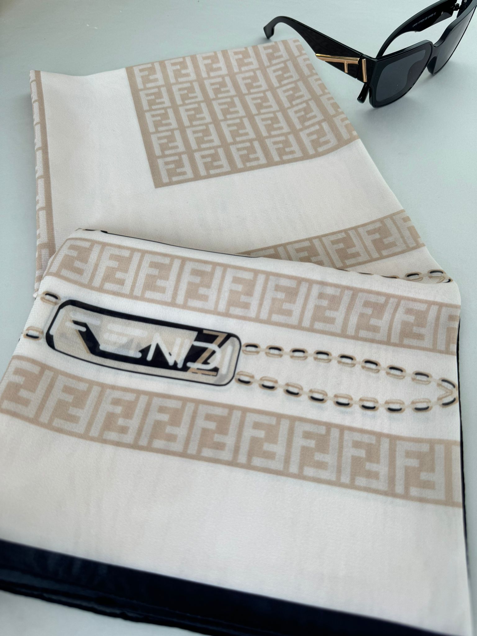 Fendi İpeksi Eşarp 241351 - Bej