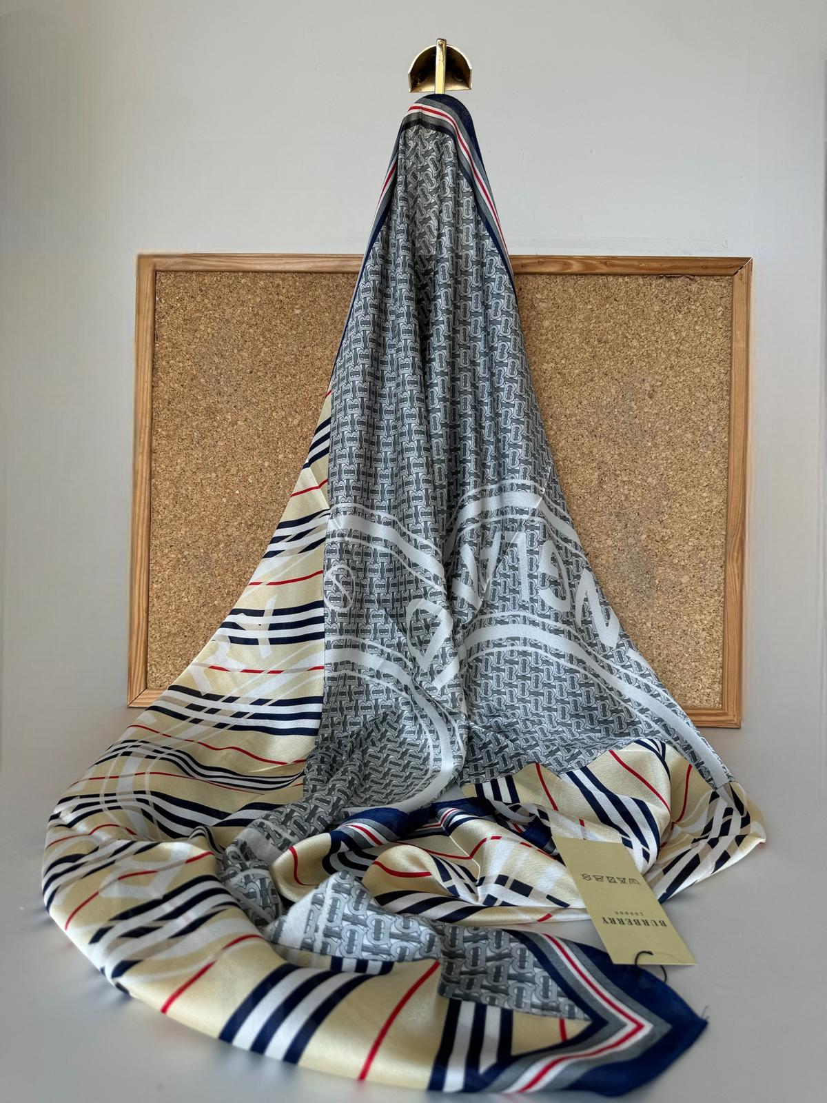Burberry İthal Vual İpek Şal 014461 - Bej
