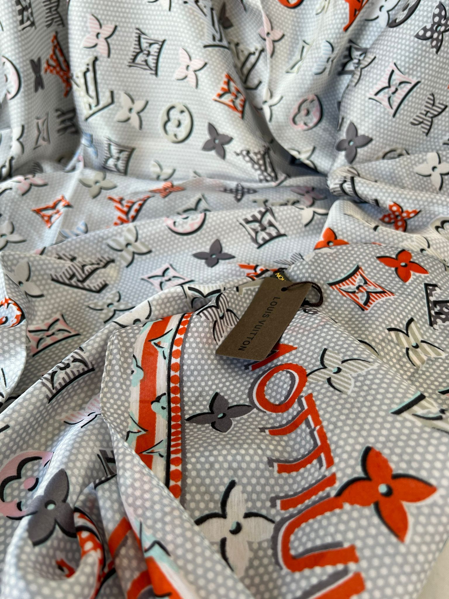 Louis Vuitton Monogram İthal Vual İpek Şal 014461 - Bebe Mavi - Görsel 2