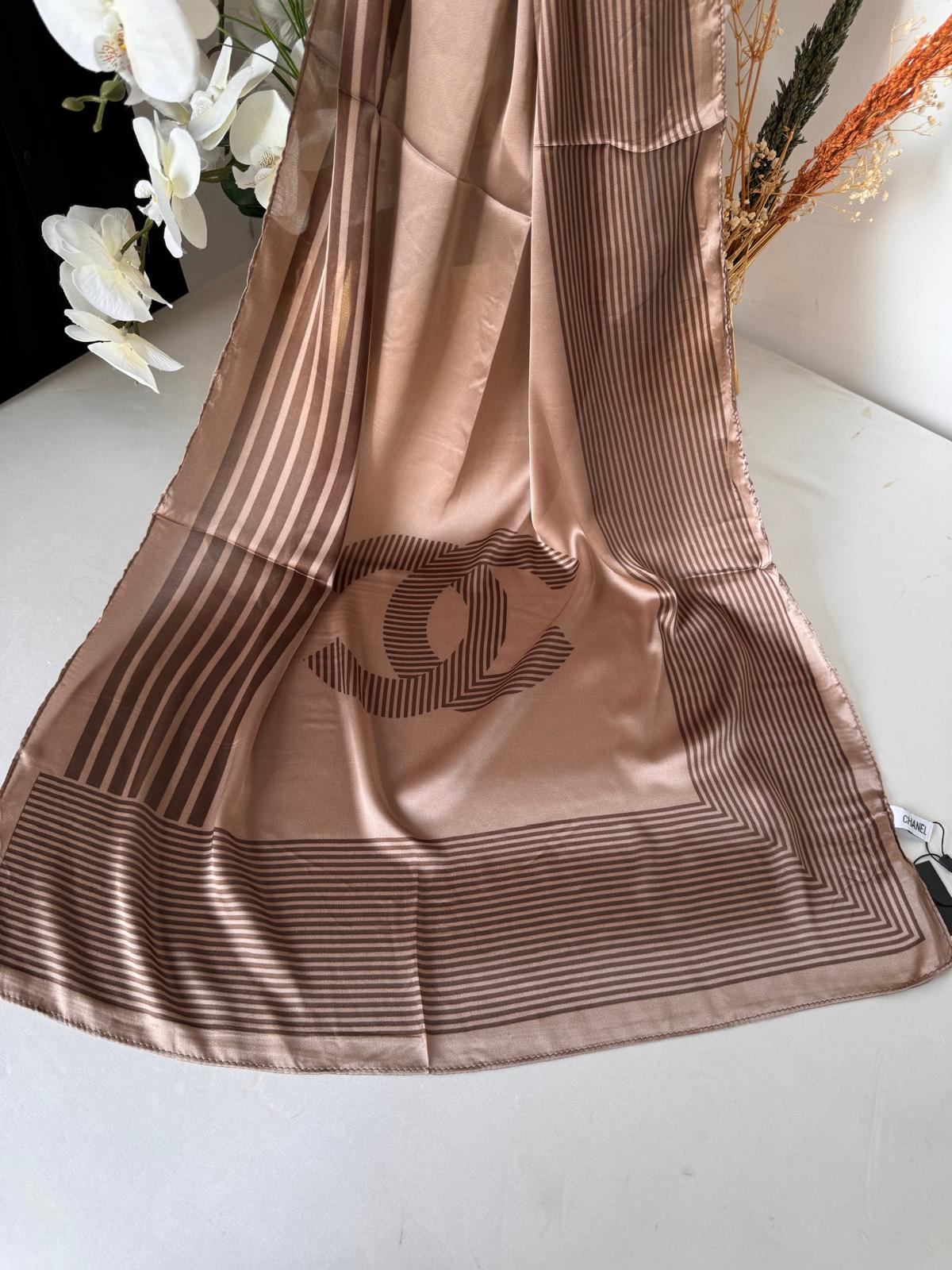 Chanel İthal Vual İpek Şal 014461 - Sütlü Kahve - Görsel 2
