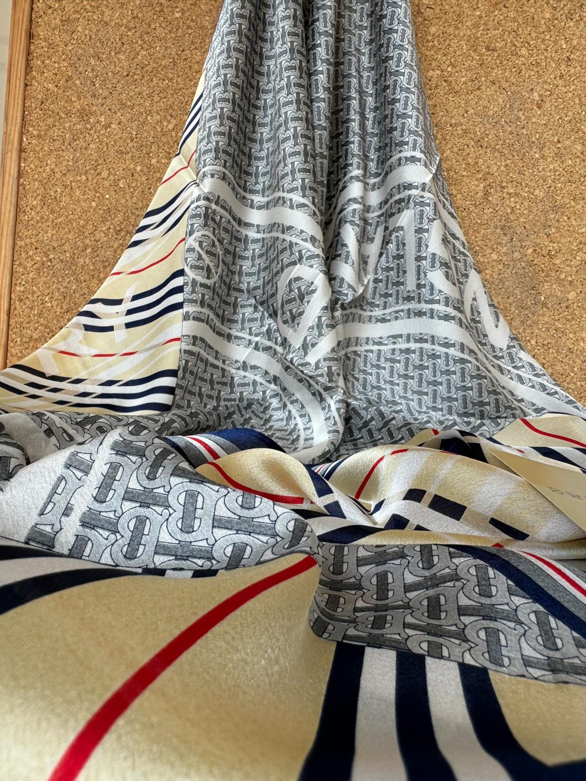 Burberry İthal Vual İpek Şal 014461 - Bej - Görsel 2