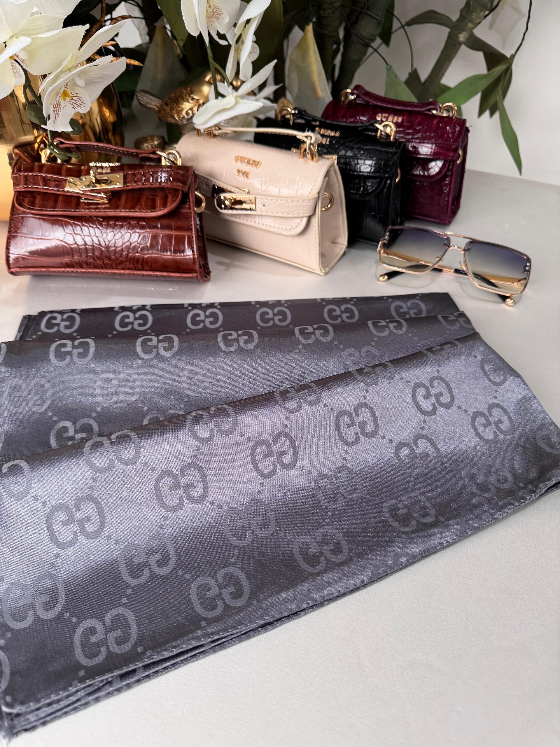Gucci Parlak ipeksi Şal - Antrasit 41222