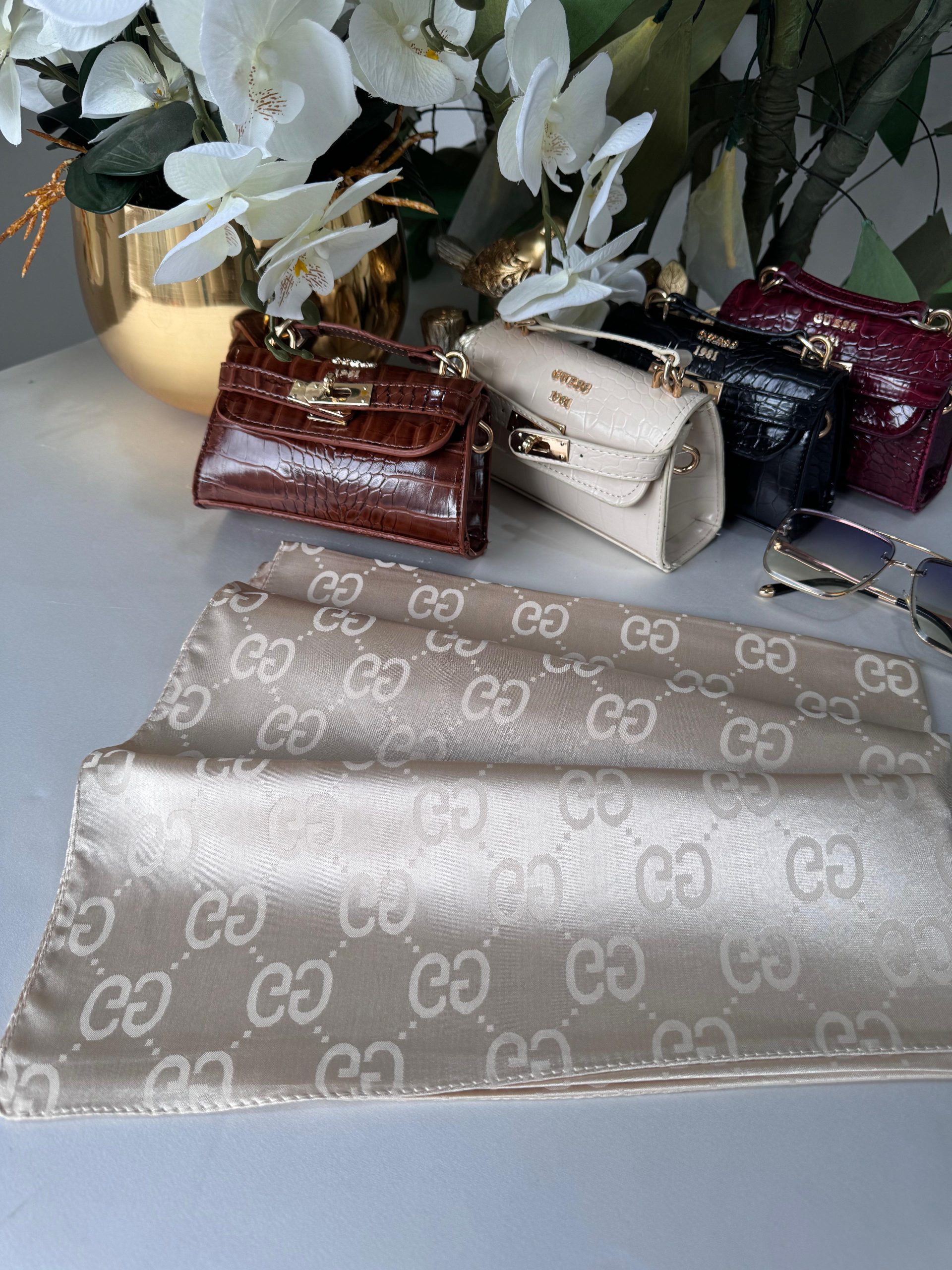 Gucci Parlak ipeksi Şal - Latte 44122