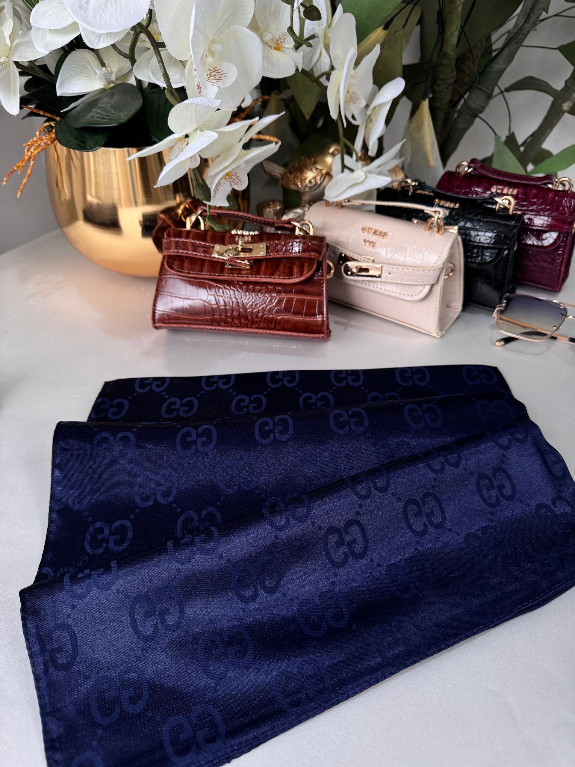 Gucci Parlak ipeksi Şal - Lacivert 44122