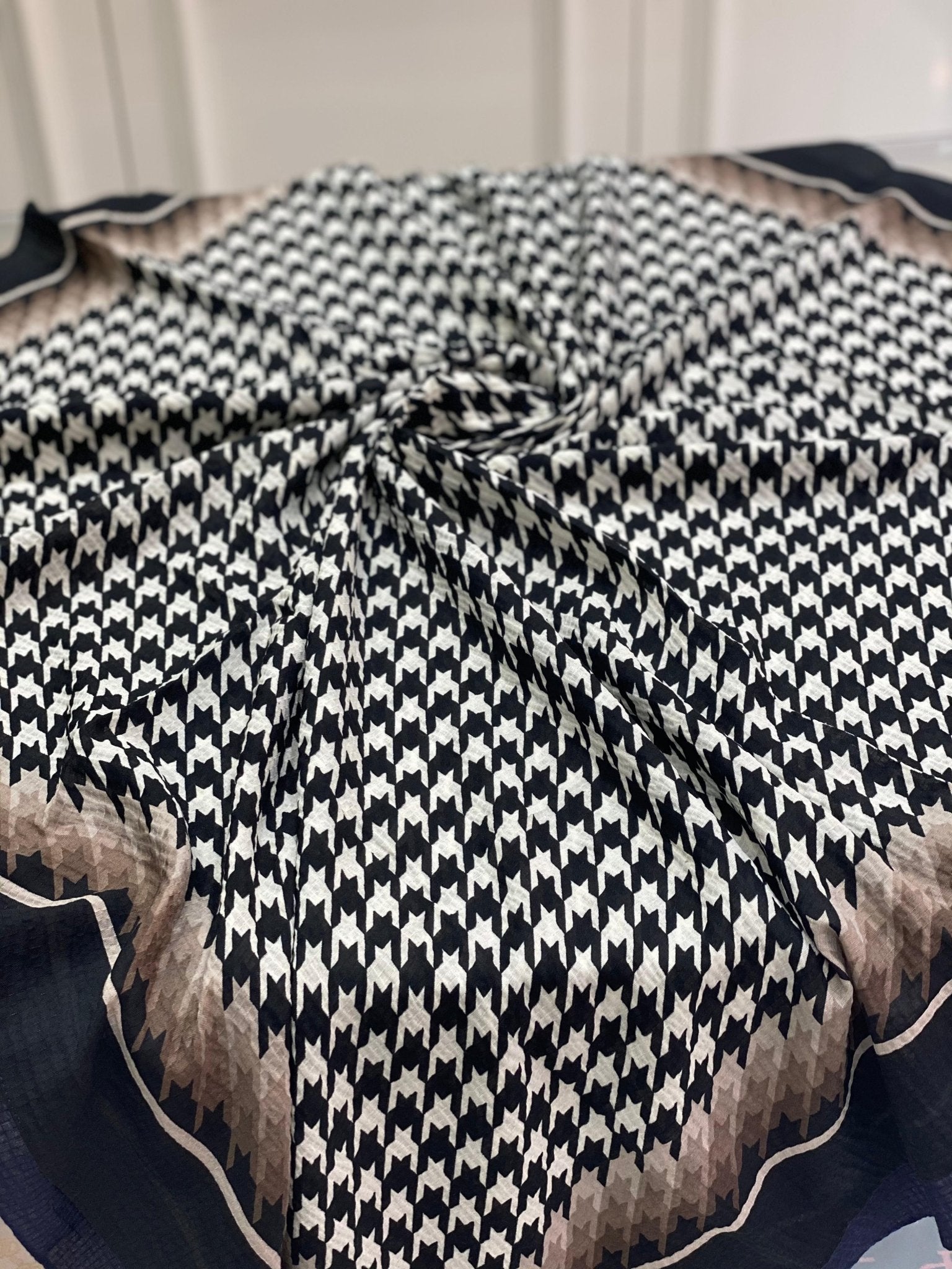 Kazayağı Desen Mio Cazz Eşarp - Siyah - Organic ScarfsOrganic Scarfs