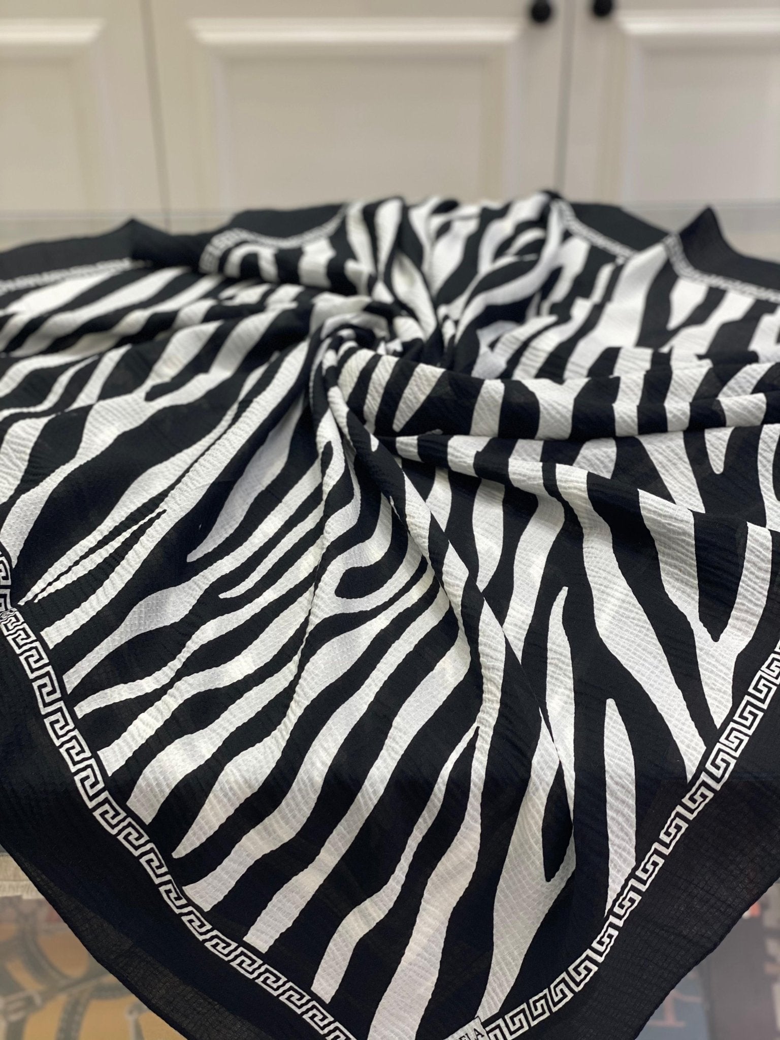 Siyah Beyaz Eşarp - Zebra - Organic ScarfsOrganic Scarfs