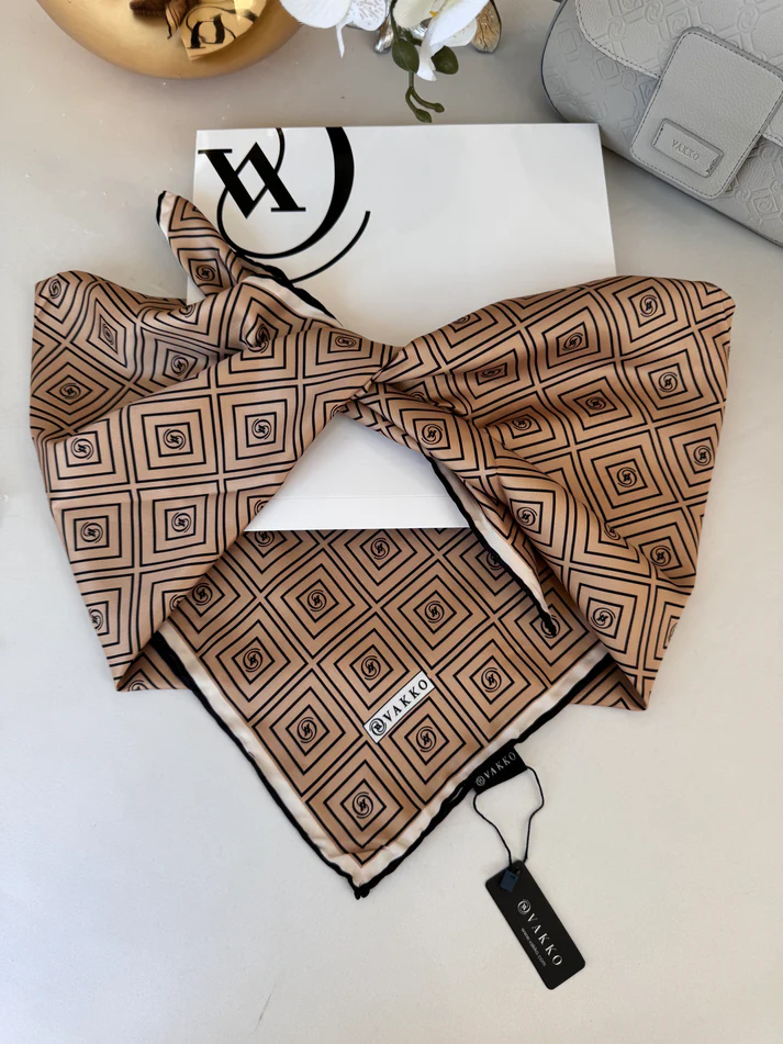 Vakko Kare Desen Twill Eşarp 44129 - Camel