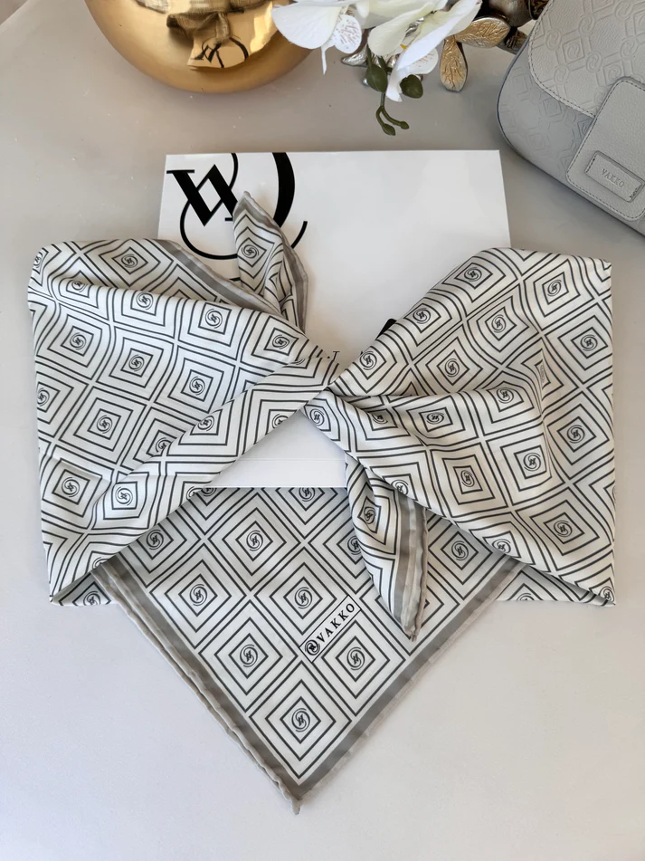 Vakko Kare Desen Twill Eşarp 44129 - Vizon