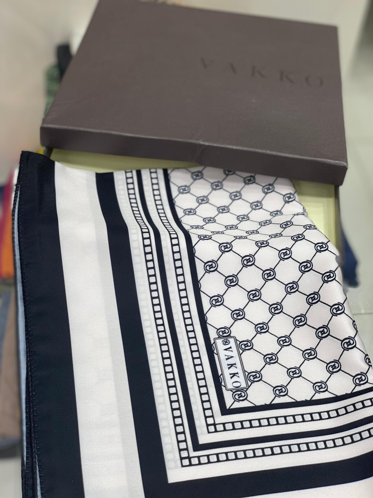 Vakko Desen Twill İpek Şal - Ekru - Organic ScarfsOrganic Scarfs