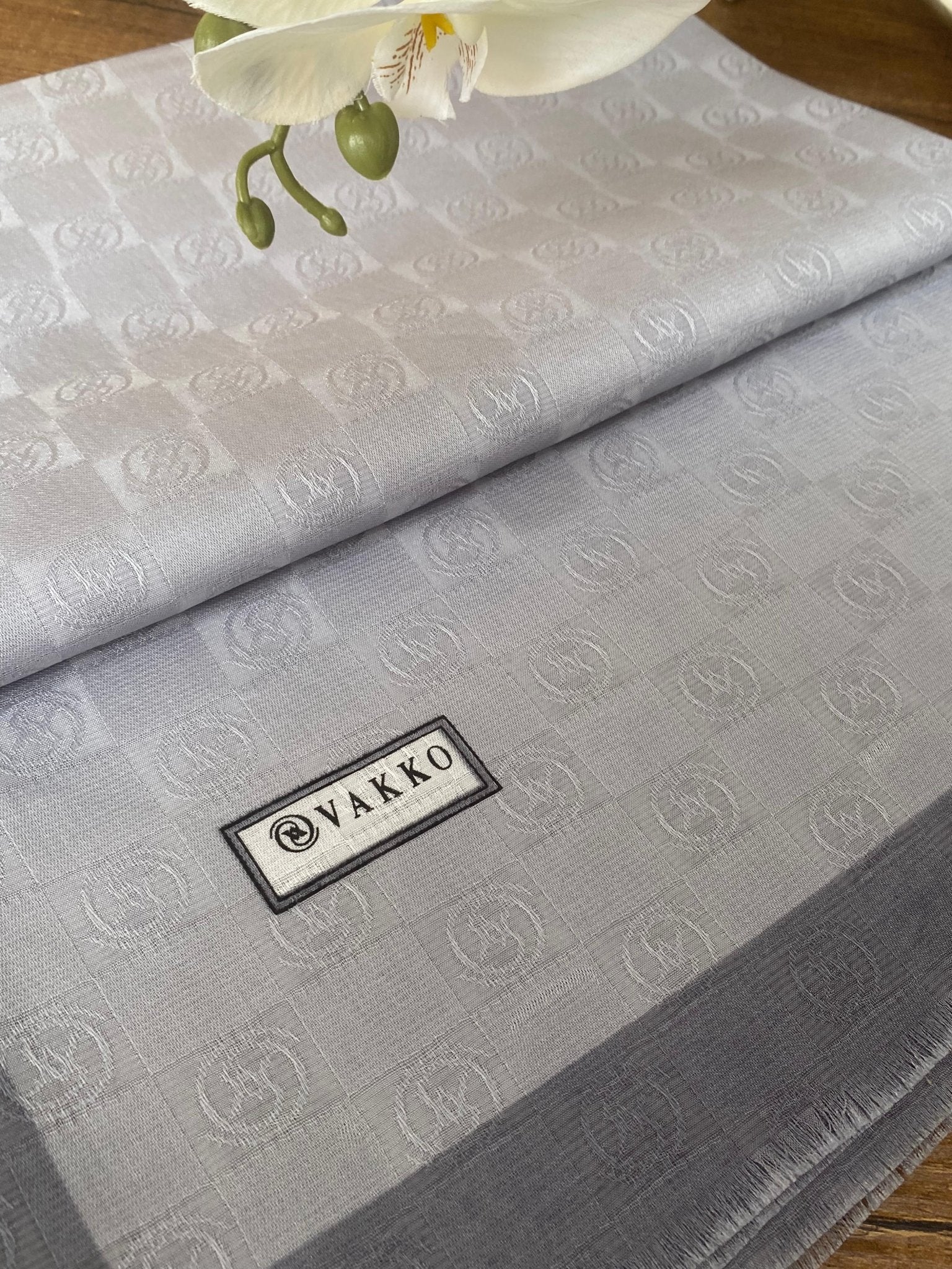 Vakko Monogram Jakar İpek Şal 44103 - Gri - Organic ScarfsOrganic Scarfs