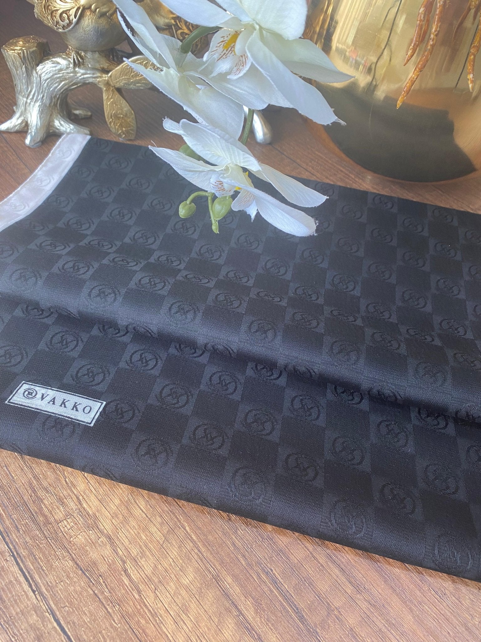Vakko Monogram Jakar İpek Şal 44103 - Siyah - Organic ScarfsOrganic Scarfs