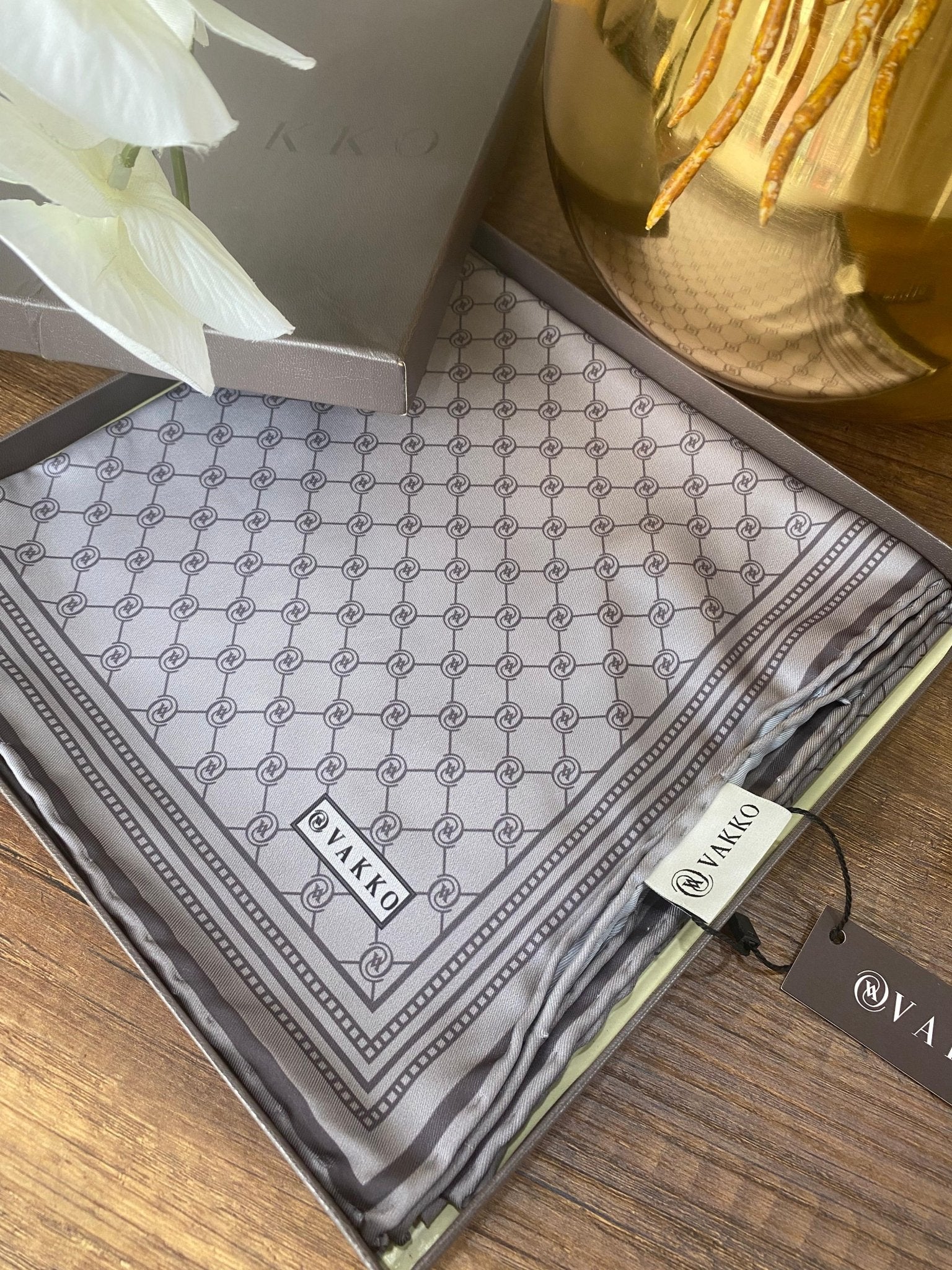 Vakko Monogram Twill İpek Eşarp 44104 - Füme - Organic ScarfsOrganic Scarfs