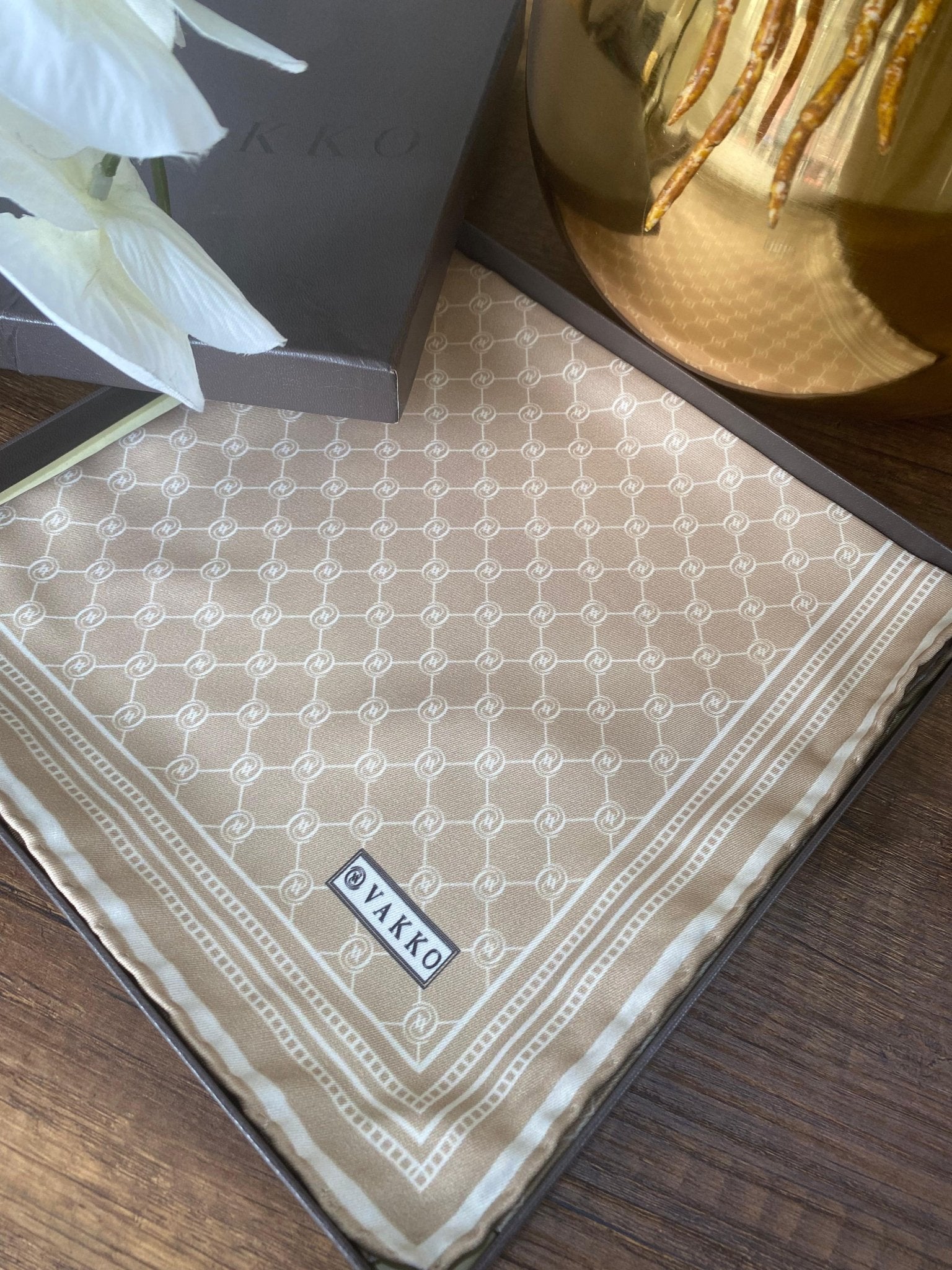 Vakko Monogram Twill İpek Eşarp 44104 - Gold - Organic ScarfsOrganic Scarfs