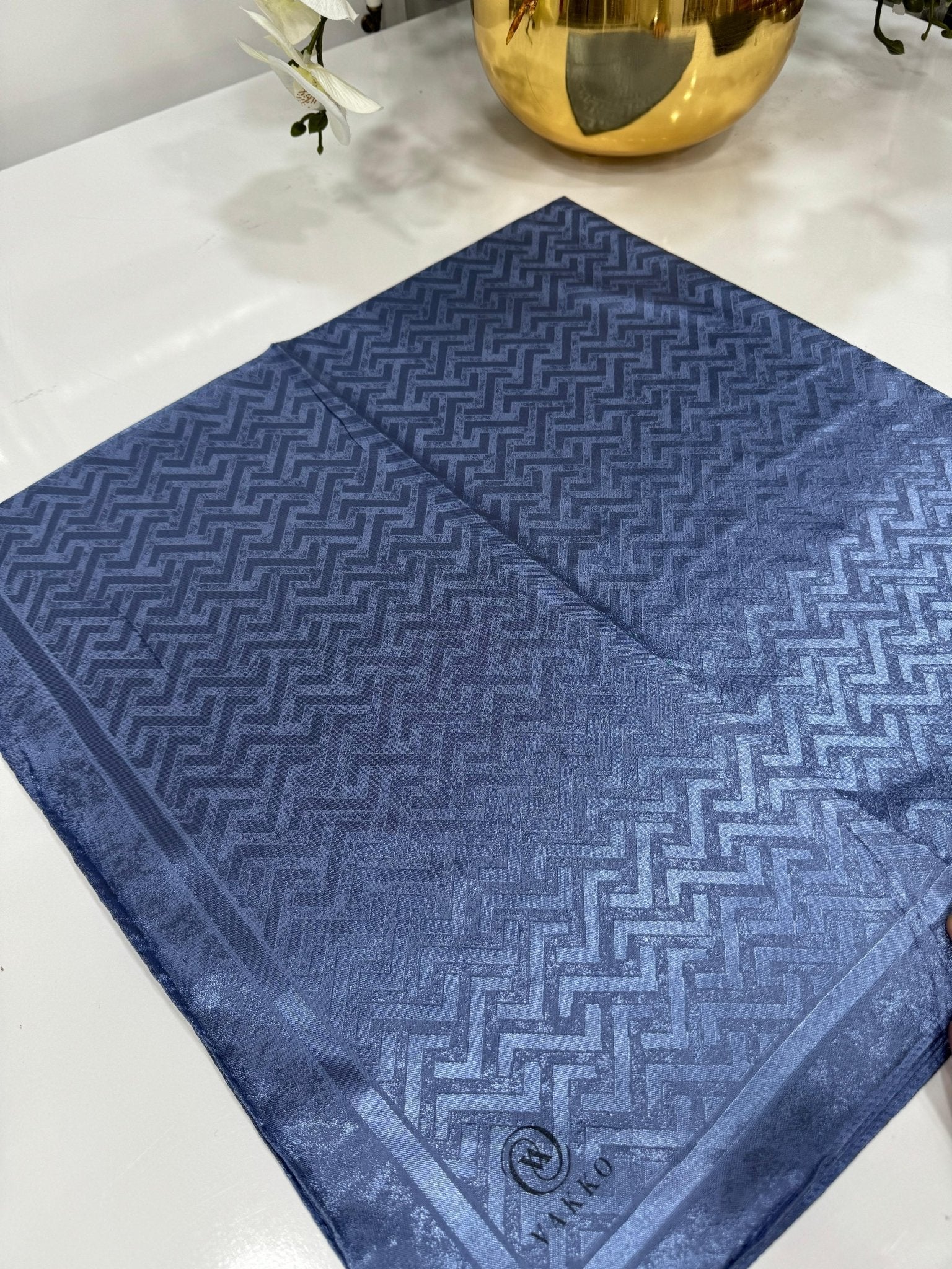 Vakko Zikzak Desen İpeksi Eşarp - Füme - Organic ScarfsOrganic Scarfs